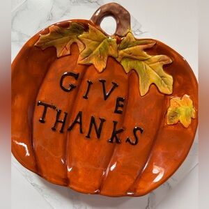 Give thanks pumpkin home decor .Excellent condition.